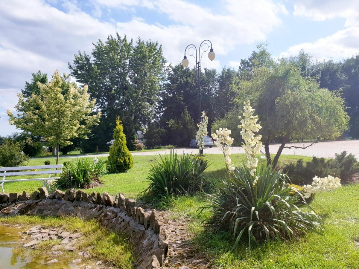 Willa Park Островец-Свентокшиский Экстерьер фото