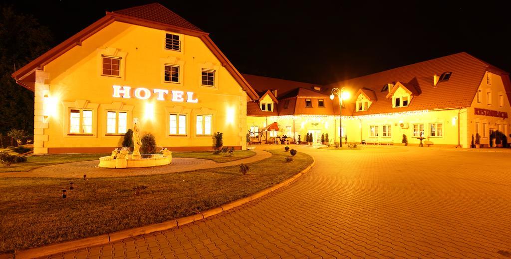 Willa Park Островец-Свентокшиский Экстерьер фото